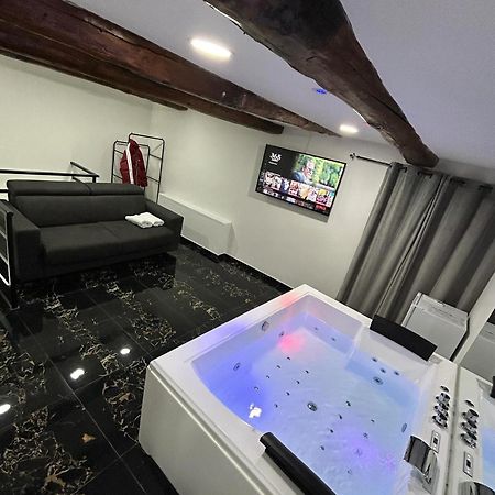 Giovanni Luxury Suites เนเปิลส์ ภายนอก รูปภาพ