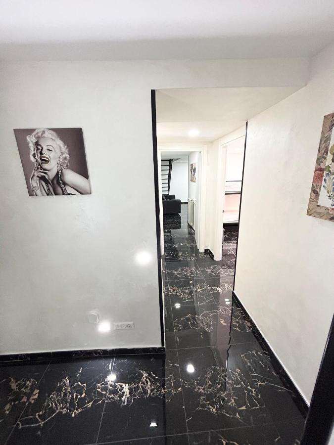 Giovanni Luxury Suites เนเปิลส์ ภายนอก รูปภาพ