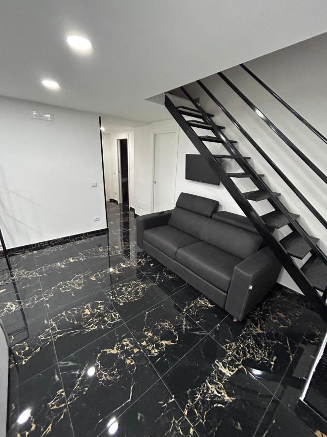 Giovanni Luxury Suites เนเปิลส์ ภายนอก รูปภาพ