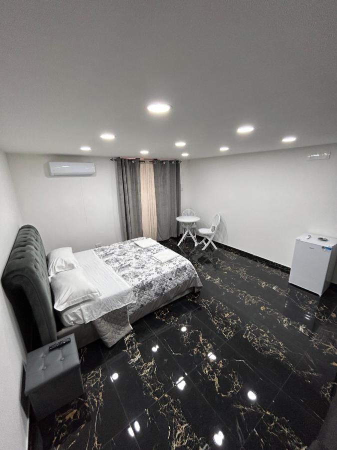 Giovanni Luxury Suites เนเปิลส์ ภายนอก รูปภาพ