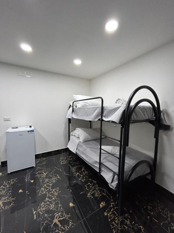Giovanni Luxury Suites เนเปิลส์ ภายนอก รูปภาพ