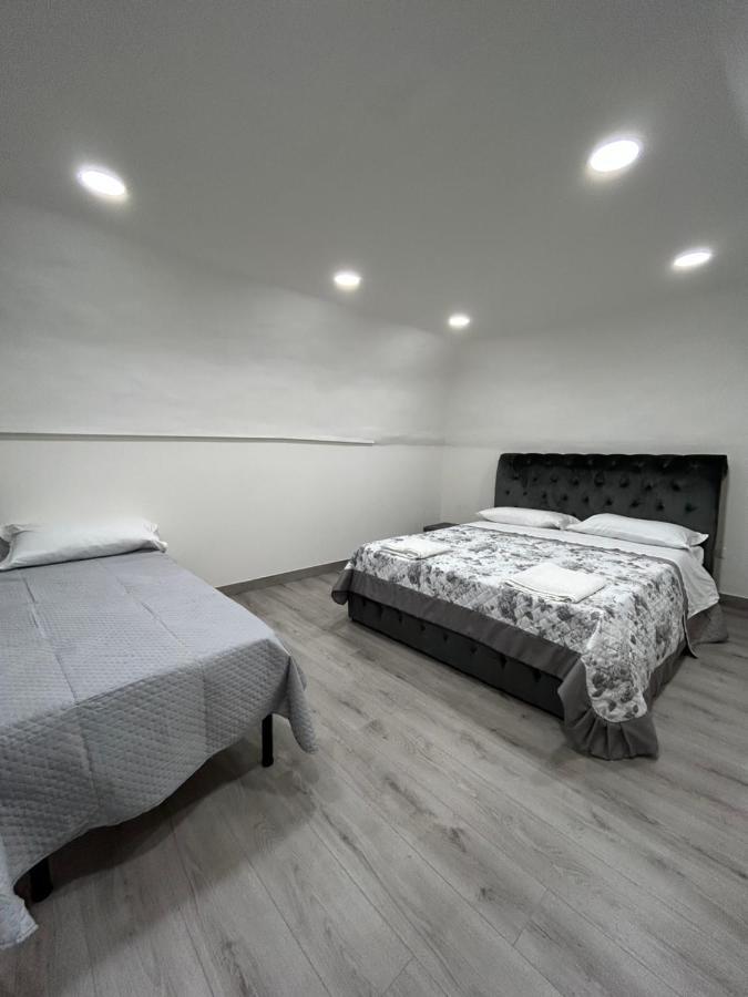 Giovanni Luxury Suites เนเปิลส์ ภายนอก รูปภาพ