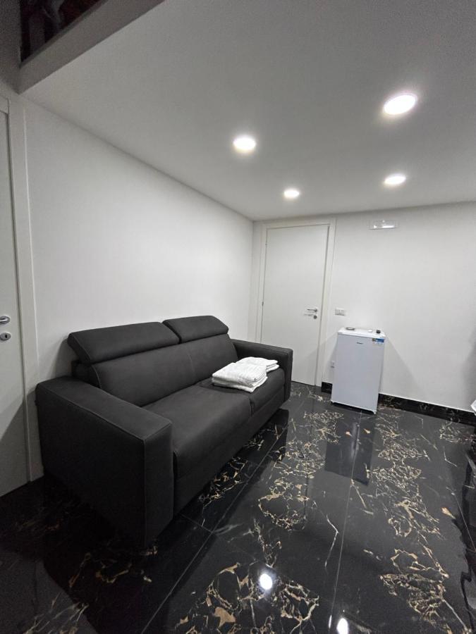 Giovanni Luxury Suites เนเปิลส์ ภายนอก รูปภาพ