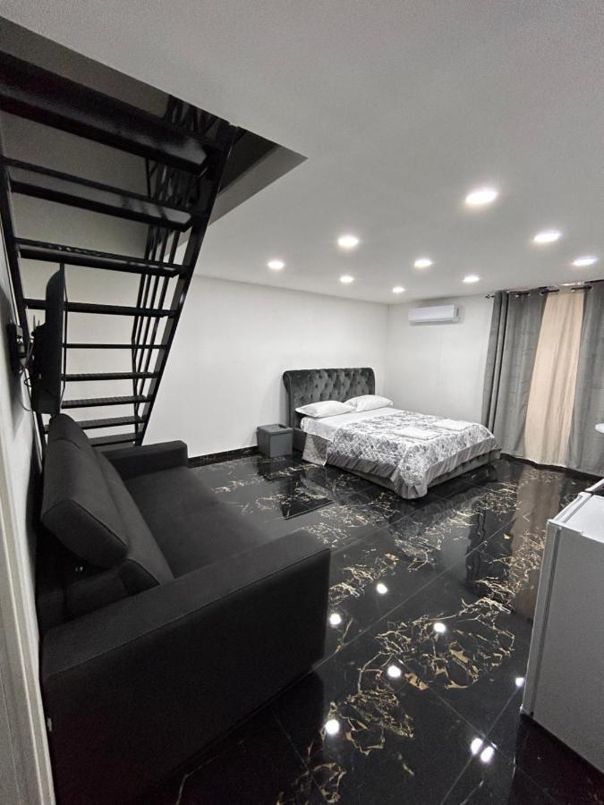 Giovanni Luxury Suites เนเปิลส์ ภายนอก รูปภาพ