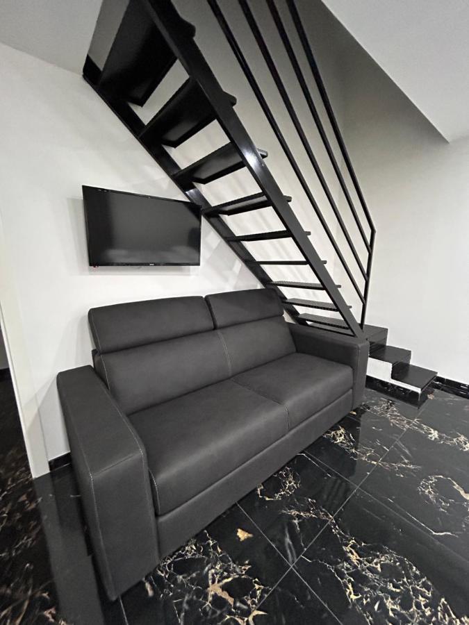 Giovanni Luxury Suites เนเปิลส์ ภายนอก รูปภาพ