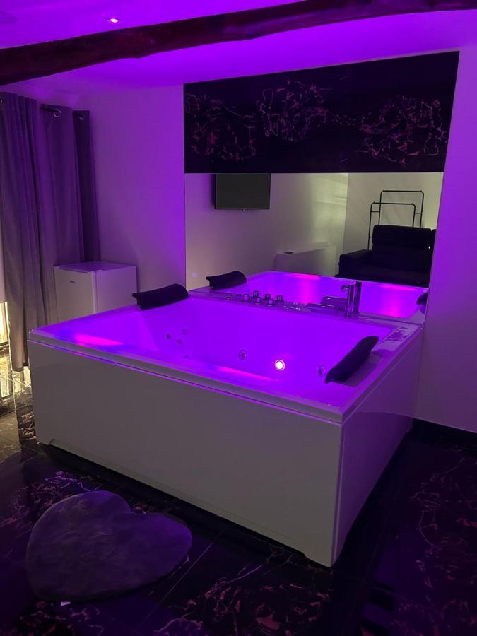 Giovanni Luxury Suites เนเปิลส์ ภายนอก รูปภาพ