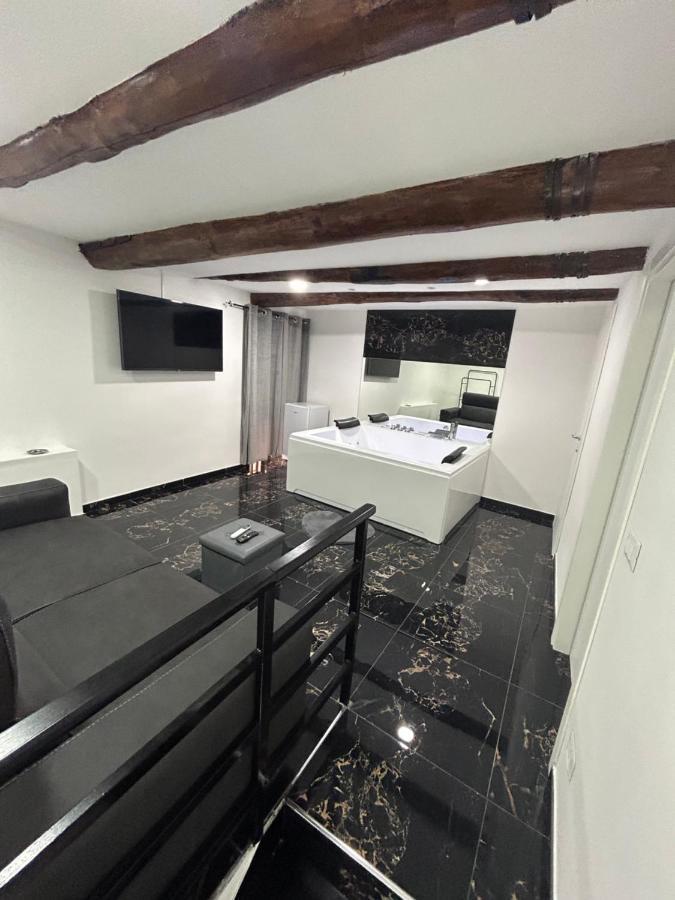 Giovanni Luxury Suites เนเปิลส์ ภายนอก รูปภาพ