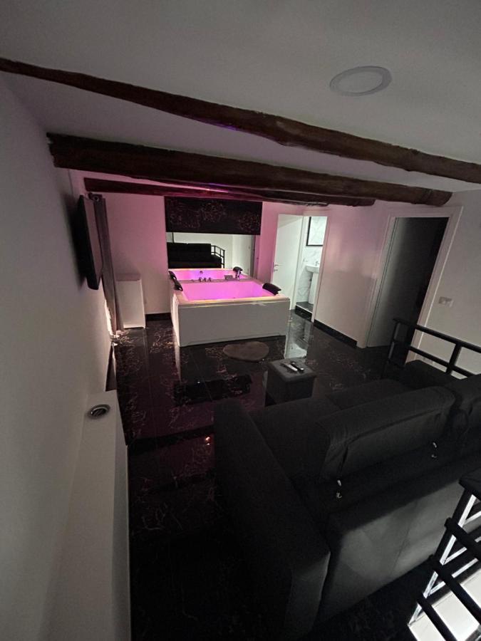 Giovanni Luxury Suites เนเปิลส์ ภายนอก รูปภาพ